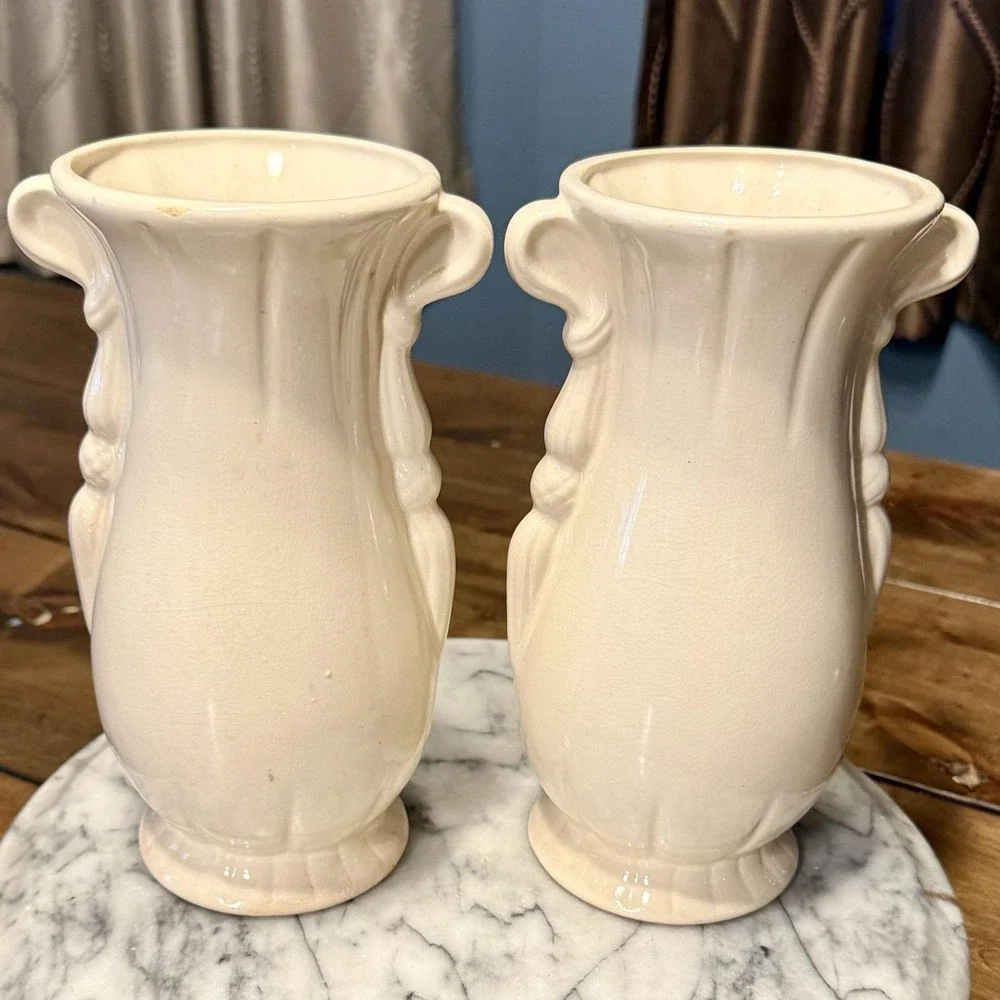 2pc VTG 50s MCM Matching Pair Royal Copley Cream Floral Urn Vases Rose Vase 8.5